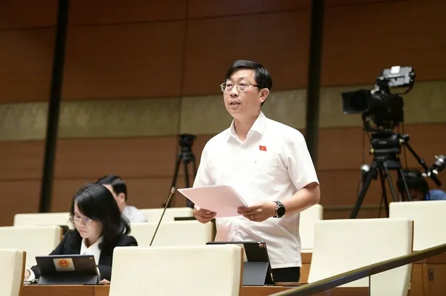 Đại biểu Nguyễn Hữu Thông Đại biểu Nguyễn Hữu Thông