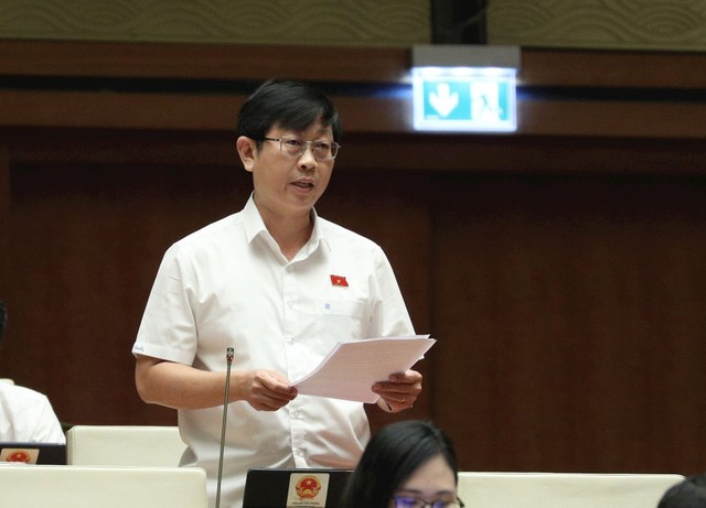 Đại biểu Nguyễn Hữu Thông (đoàn Bình Thuận) Đại biểu Nguyễn Hữu Thông (đoàn Bình Thuận)