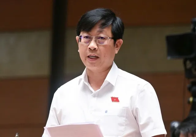 Đại biểu Nguyễn Hữu Thông (đoàn Bình Thuận)