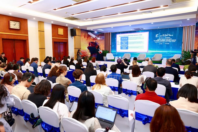 Toàn cảnh hội thảo “Gỡ rào cản phi thuế quan vì thịnh vượng chung ASEAN” do báo Tài chính Đầu tư tổ chức sáng 27/6 tại Hà Nội (Ảnh: Chí Cường)