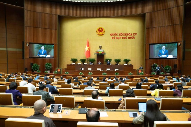 Quốc hội nghe Tờ trình và Thẩm tra dự thảo Nghị quyết của Quốc hội quy định về một số cơ chế, chính sách tháo gỡ khó khăn, vướng mắc trong tổ chức thi hành Luật Đất đai