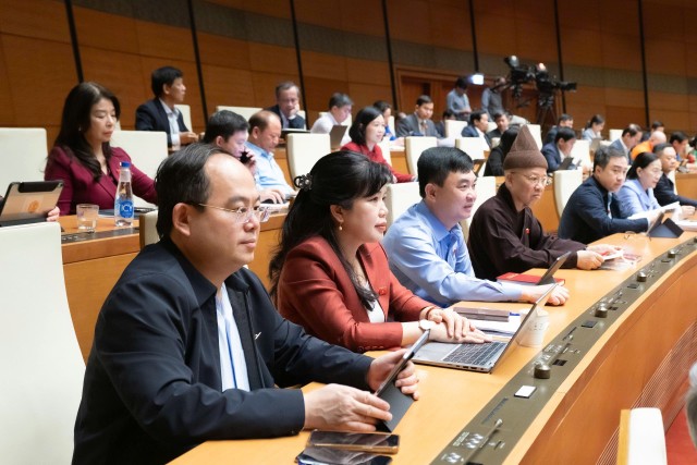 Quốc hội thông qua 3 luật quan trọng về giáo dục sáng 10/12 Quốc hội thông qua 3 luật quan trọng về giáo dục sáng 10/12