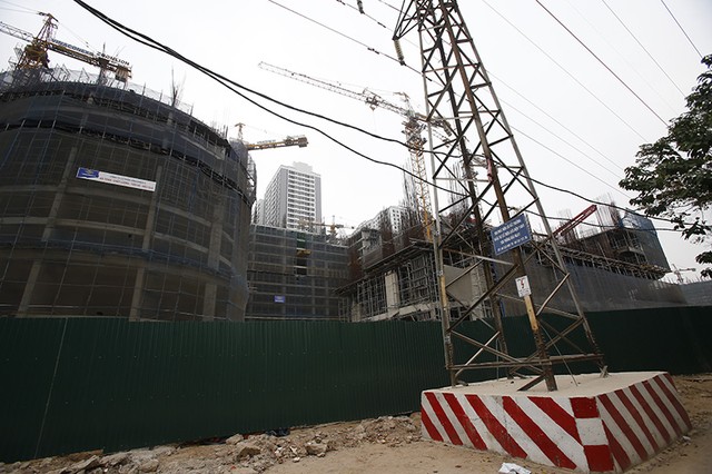 Cảnh ngổn ngang tại công trường dự án Sunshine Garden ảnh 9