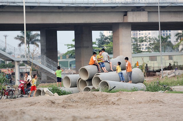 Hà Nội: Người dân bỏ hoang nhà vì mặt đường bỗng dưng cao hơn cả mét ảnh 11