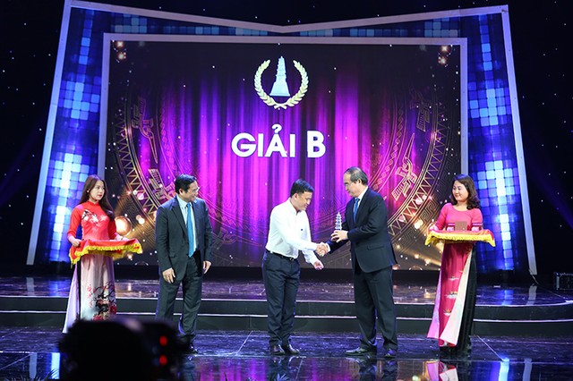 Báo Đầu tư vinh dự nhận 2 giải báo chí quốc gia năm 2016 ảnh 2