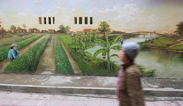 Hà Nội khoác áo mới cho chung cư cũ bằng tranh bích họa ảnh 4
