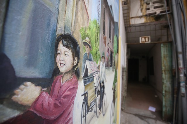 Hà Nội khoác áo mới cho chung cư cũ bằng tranh bích họa ảnh 3