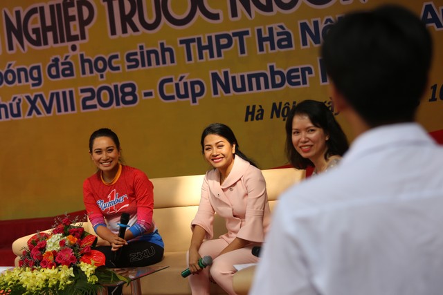 Chị cả nhà Tân Hiệp Phát giao lưu hướng nghiệp với học sinh Hà Nội ảnh 2