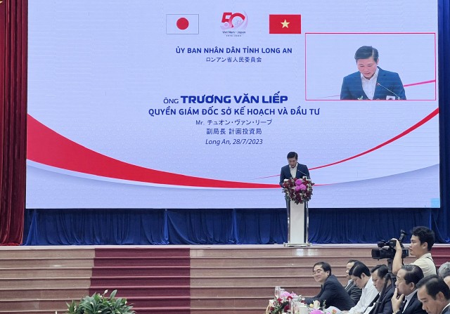 Ông Trương Văn Liếp, Quyền Giám đốc Sở Kế hoạch và Đầu tư phát biểu tại hội nghị. Ông Trương Văn Liếp, Quyền Giám đốc Sở Kế hoạch và Đầu tư phát biểu tại hội nghị.