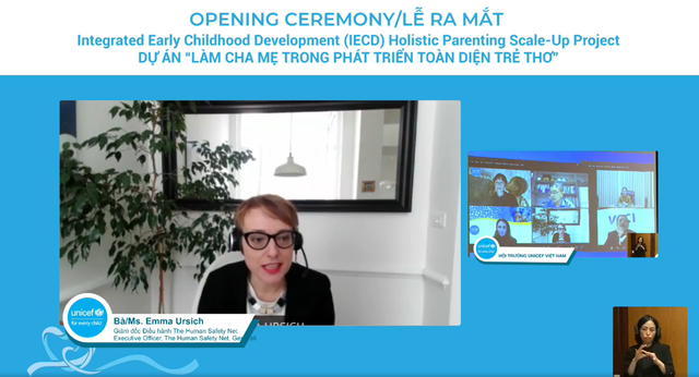 Giám đốc The Human Safety Net Emma Ursich chia sẻ về sáng kiến Scale Up Impact hỗ trợ nhân rộng các dự án cộng đồng và tiềm năng hợp tác giữa Generali và UNICEF với hai dự án Sinh Con, Sinh Cha và Làm cha mẹ trong Phát triển Toàn diện Trẻ thơ.