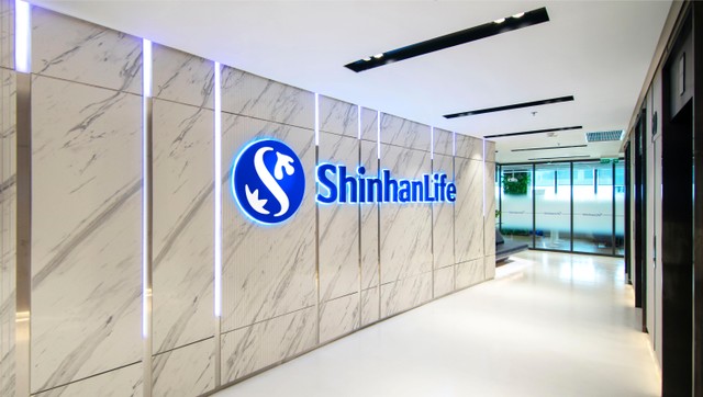 Ngay khi đặt những bước chân đầu tiên vào thị trường Việt Nam , Shinhan Life đã cho ra mắt sản phẩm ung thư máu miễn phí dành cho trẻ em Ngay khi đặt những bước chân đầu tiên vào thị trường Việt Nam , Shinhan Life đã cho ra mắt sản phẩm ung thư máu miễn phí dành cho trẻ em