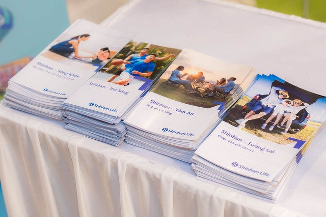 Shinhan Life Việt Nam được đánh giá là công ty có danh mục sản phẩm có nhiều ưu điểm khác biệt với những sản phẩm khác trên thị trường Shinhan Life Việt Nam được đánh giá là công ty có danh mục sản phẩm có nhiều ưu điểm khác biệt với những sản phẩm khác trên thị trường