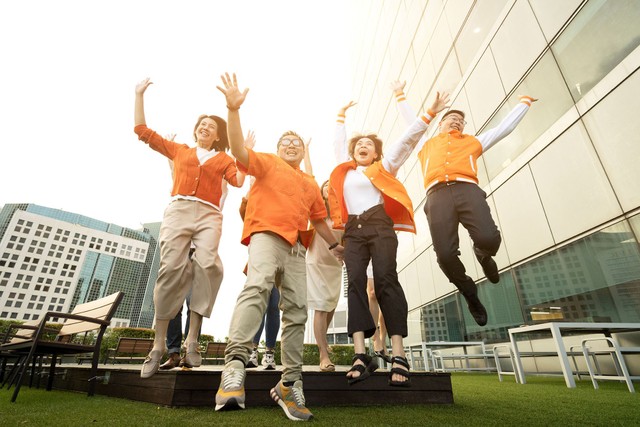 Với văn hóa khác biệt, Công ty tạo ra một đội ngũ nhân sự tận tâm, sẵn sàng thay đổi để tạo giá trị mới cho khách hàng Với văn hóa khác biệt, Công ty tạo ra một đội ngũ nhân sự tận tâm, sẵn sàng thay đổi để tạo giá trị mới cho khách hàng