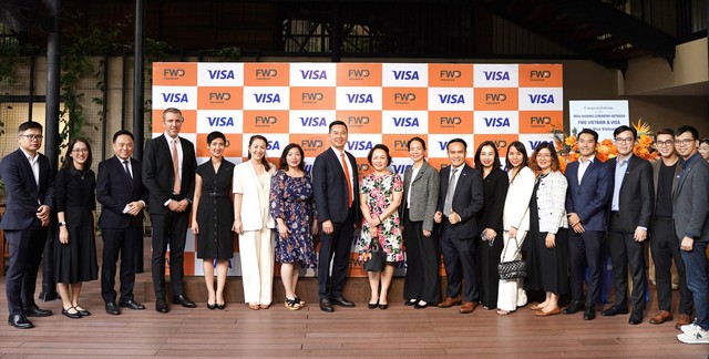 Ông Phương Tiến Minh nhấn mạnh bảo hiểm không chỉ là sự bảo vệ mà còn là hành trình mang lại sự yên tâm và thoải mái cho khách hàng