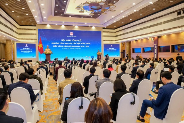 Toàn cảnh Hội nghị Tổng kết Chương trình mục tiêu cấp điện nông thôn, miền núi và hải đảo giai đoạn 2016 - 2020 Toàn cảnh Hội nghị Tổng kết Chương trình mục tiêu cấp điện nông thôn, miền núi và hải đảo giai đoạn 2016 - 2020