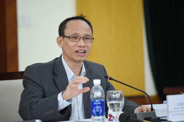 TS. Cấn Văn Lực, Thành viên Hội đồng Tư vấn Chính sách Tài chính - Tiền tệ Quốc gia và Chuyên gia Kinh tết rưởng BIDV TS. Cấn Văn Lực, Thành viên Hội đồng Tư vấn Chính sách Tài chính - Tiền tệ Quốc gia và Chuyên gia Kinh tết rưởng BIDV