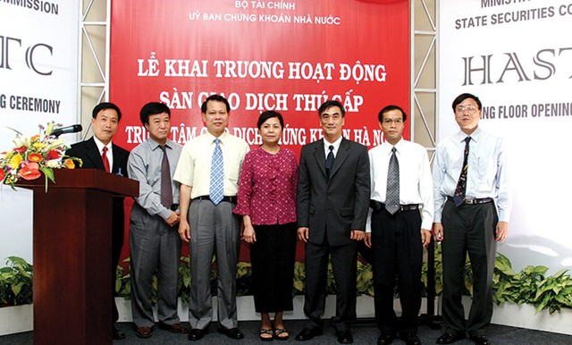 Những cột mốc trong hành trình 10 năm phát triển HNX ảnh 3 Những cột mốc trong hành trình 10 năm phát triển HNX ảnh 3