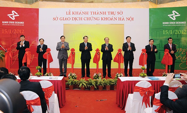 15 năm TTCK, nhớ chuyện “đặt tên” cho HNX ảnh 2 15 năm TTCK, nhớ chuyện “đặt tên” cho HNX ảnh 2