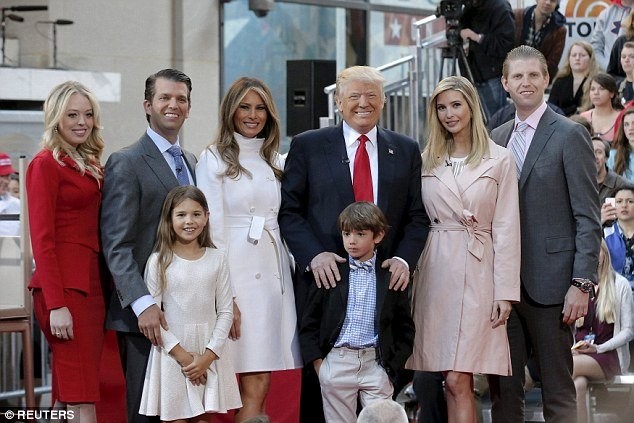 Con gái út cực sang chảnh của Donald Trump ảnh 10 Con gái út cực sang chảnh của Donald Trump ảnh 10
