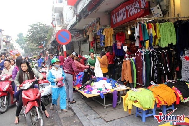 Người Hà Nội chen chân đi phiên chợ cuối cùng của năm ảnh 20