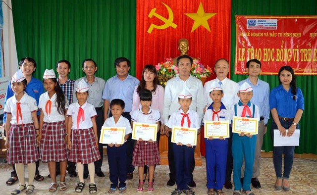 Quỹ học bổng “Swing for the Kids” đến với trẻ em Bình Định  ảnh 5