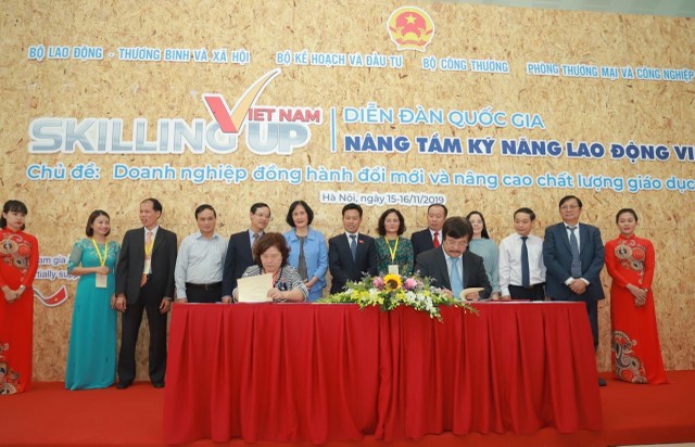 Thủ tướng cùng các tập đoàn lớn tại diễn đàn Nâng tầm kỹ năng lao động Việt Nam ảnh 2 Thủ tướng cùng các tập đoàn lớn tại diễn đàn Nâng tầm kỹ năng lao động Việt Nam ảnh 2