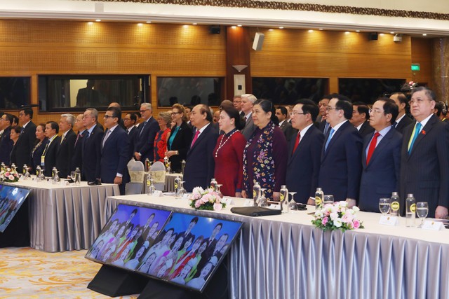 Thủ tướng: COVID-19 là phép thử để ASEAN khẳng định bản lĩnh ảnh 1 Thủ tướng: COVID-19 là phép thử để ASEAN khẳng định bản lĩnh ảnh 1
