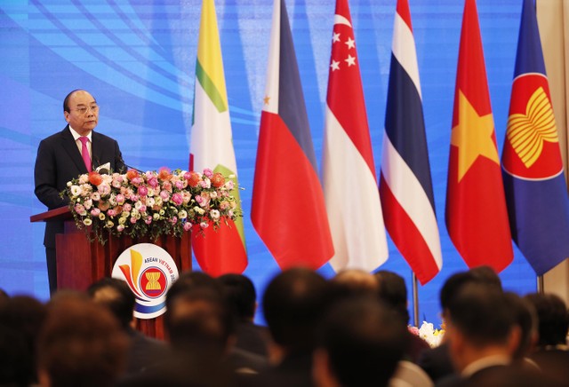 Thủ tướng: COVID-19 là phép thử để ASEAN khẳng định bản lĩnh ảnh 2 Thủ tướng: COVID-19 là phép thử để ASEAN khẳng định bản lĩnh ảnh 2