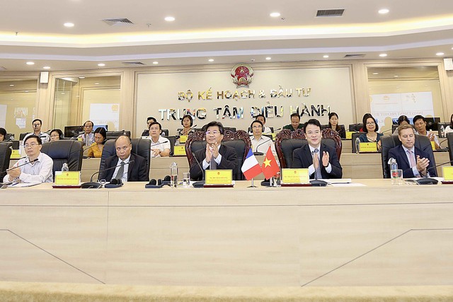 Thứ trưởng Bộ Kế hoạch và Đầu tư dẫn đầu Đoàn Việt Nam tham dự Tọa đàm. Ảnh: Minh Trang