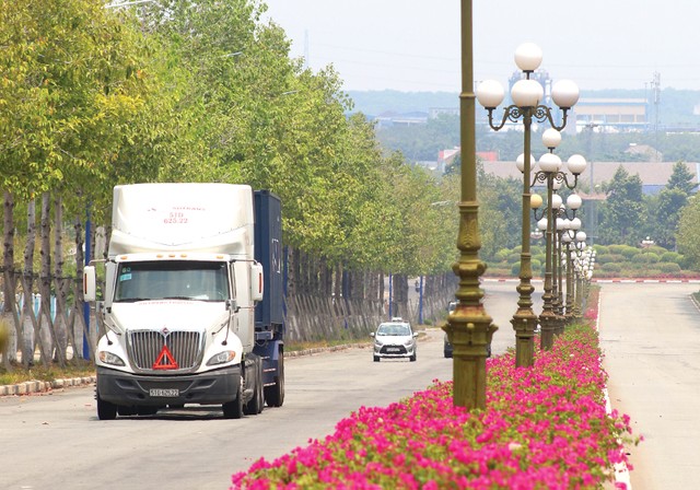 Lối vào một khu công nghiệp ở Bình Dương. Ảnh: Lê Toàn Lối vào một khu công nghiệp ở Bình Dương. Ảnh: Lê Toàn