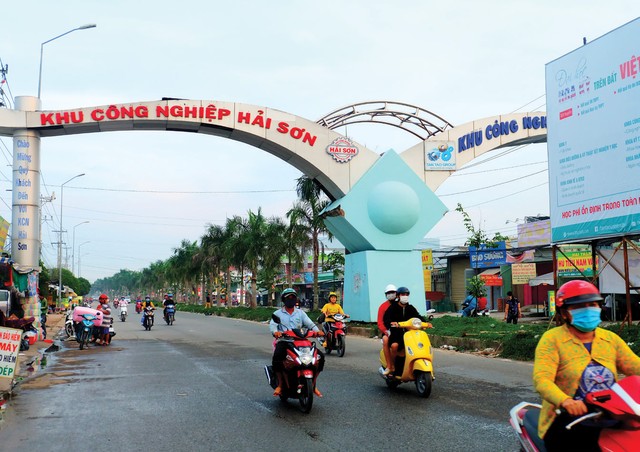 Cải thiện được chất lượng nguồn lao động sẽ giúp Việt Nam tăng thu hút các nhà sản xuất nước ngoài. Ảnh: Việt Dũng