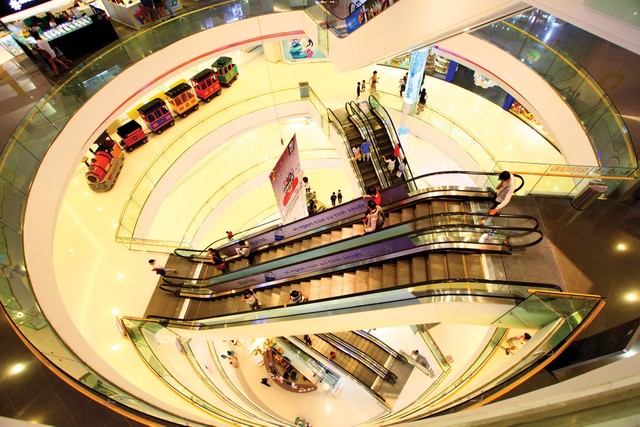 Mặt bằng cho thuê ở các trung tâm thương mại cũng rơi vào tình trạng ế ẩm. Ảnh: Lê Toàn Mặt bằng cho thuê ở các trung tâm thương mại cũng rơi vào tình trạng ế ẩm. Ảnh: Lê Toàn