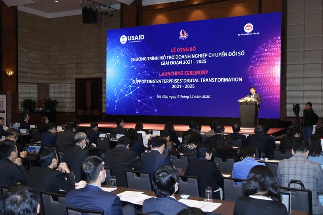 Quang cảnh lễ công bố chương trình Quang cảnh lễ công bố chương trình