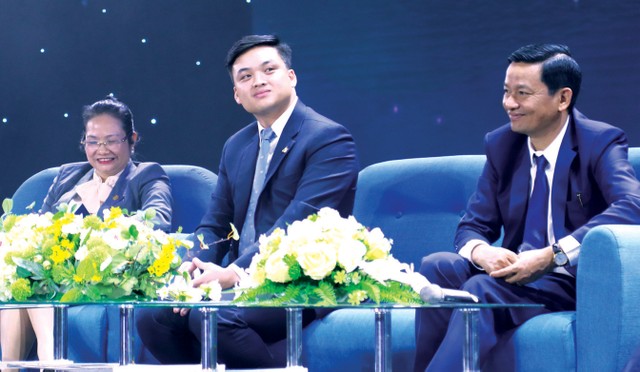 Ông Lê Viết Hiếu, tân Tổng giám đốc chia sẻ tại Lễ chuyển giao