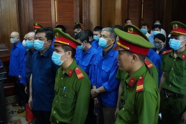 Các bị cáo đều mong HĐXX xem xét các yếu tố khoan hồng để có bản án nhẹ nhất Các bị cáo đều mong HĐXX xem xét các yếu tố khoan hồng để có bản án nhẹ nhất