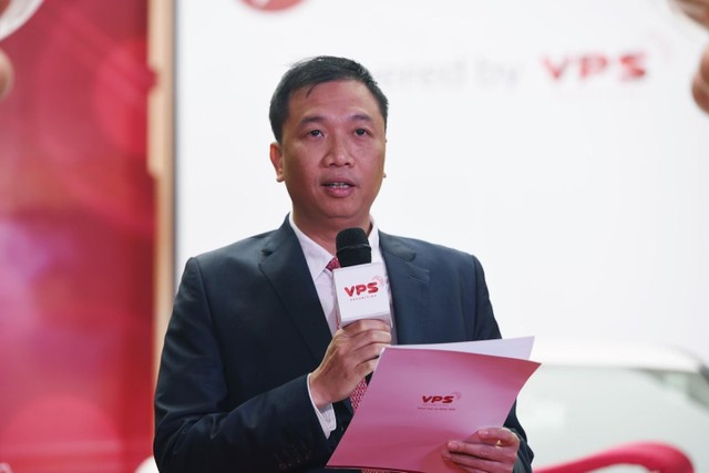 Ông Lý Đắc Dũng – Giám đốc Khối Tư vấn Đầu tư VPS phát biểu khai mạc tại Lễ trao giải “Chinh phục phái sinh – Rinh ngay xe Merc” Ông Lý Đắc Dũng – Giám đốc Khối Tư vấn Đầu tư VPS phát biểu khai mạc tại Lễ trao giải “Chinh phục phái sinh – Rinh ngay xe Merc”