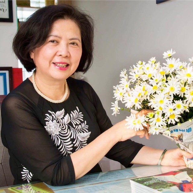 Không thể chi lương tháng thứ 13, CEO Phan Hồng Châu gom góp những đồng cuối cùng của cá nhân, mua 50 xuất quà Tết để mỗi nhân viên đều cảm thấy ấm lòng.