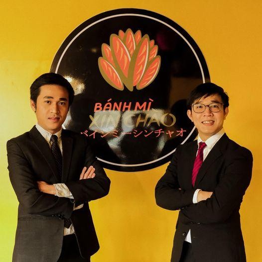 Thương hiệu Bánh Mì Xin Chào được hai anh em Bùi Thanh Tâm (phải) và Bùi Thanh Duy sáng lập tháng 10/2016. Thương hiệu Bánh Mì Xin Chào được hai anh em Bùi Thanh Tâm (phải) và Bùi Thanh Duy sáng lập tháng 10/2016.