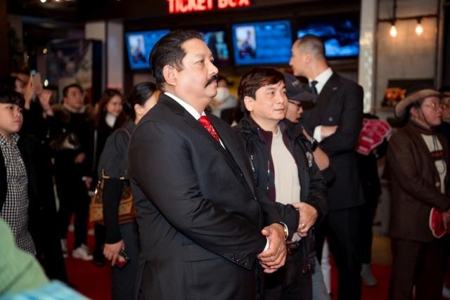 Làm phim giống như canh bạc,nhưng ông Raja Ramani tự tin vào cảm xúc của mình. Làm phim giống như canh bạc,nhưng ông Raja Ramani tự tin vào cảm xúc của mình.