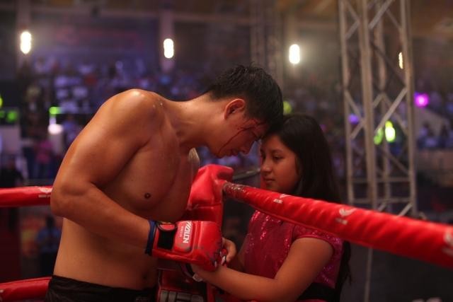 Một cảnh trong phim Sám Hối của diễn viên Bình Minh và Angelina Raja (con gái của ông Raja Ramani). Một cảnh trong phim Sám Hối của diễn viên Bình Minh và Angelina Raja (con gái của ông Raja Ramani).