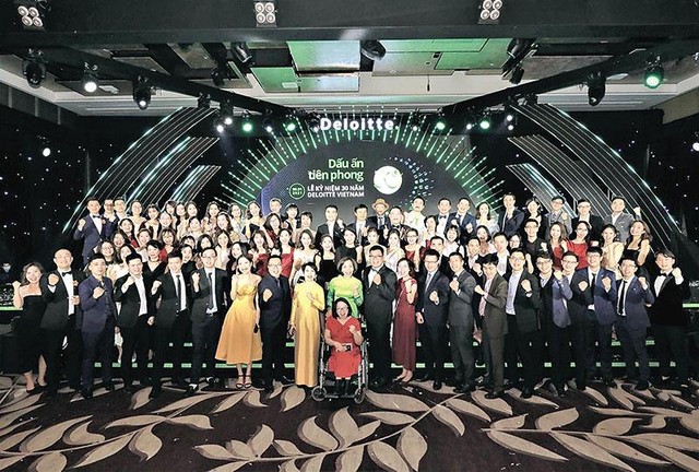 Deloitte Việt Nam đang “sở hữu báu vật” gồm hơn 1.000 cán bộ, nhân viên, chuyên gia được đào tạo bài bản, có năng lực và trình độ quốc tế...