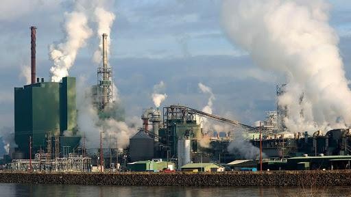 Các hình thái thời tiết cực đoan và thảm họa tự nhiên trở nên thường xuyên và nghiêm trọng hơn, châm ngòi cho các tranh chấp và xung đột đối với nguồn tài nguyên đang cạn kiệt trên thế giới