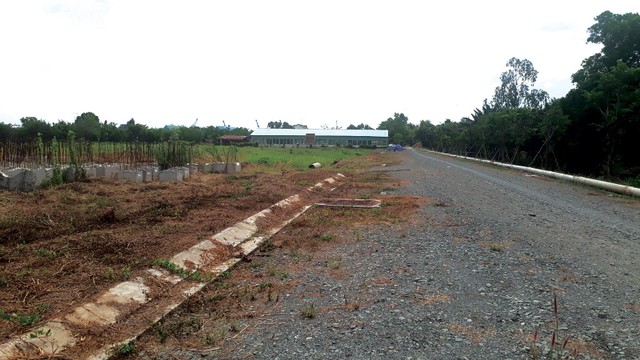 Một dự án nhà ở tại huyện Bình Chánh nhiều năm chưa triển khai, nhưng giá đất không ngừng tăng. Một dự án nhà ở tại huyện Bình Chánh nhiều năm chưa triển khai, nhưng giá đất không ngừng tăng.