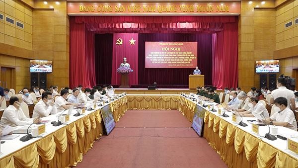 Chiều ngày 4/6, Ban Thường vụ Tỉnh ủy Quảng Ninh đã làm việc với Tập đoàn Công nghiệp Than - Khoáng sản Việt Nam và Tổng Công ty Đông Bắc để tháo gỡ các khó khăn.