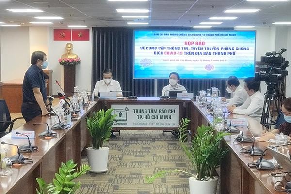 Toàn cảnh buổi họp ngày 12/7