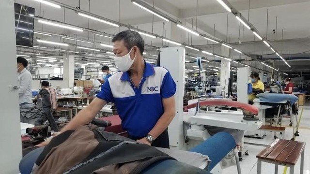 Dù đang phải đối diện với khó khăn khi phải vừa sản xuất vừa bảo đảm yêu cầu chống dịch nhưng cả doanh nghiệp và người lao động đều đang vững tin để bảo đảm nhịp độ sản xuất.