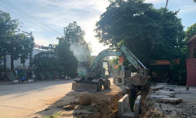 Đường Trần Phú đang được chỉnh trang với tổng số vốn đầu tư gần 1000 tỷ đồng nằm kết nối Bỉm Sơn trực tiếp với tuyến cao tốc ven biển và tuyến cao tốc Bắc Nam. Đường Trần Phú đang được chỉnh trang với tổng số vốn đầu tư gần 1000 tỷ đồng nằm kết nối Bỉm Sơn trực tiếp với tuyến cao tốc ven biển và tuyến cao tốc Bắc Nam.