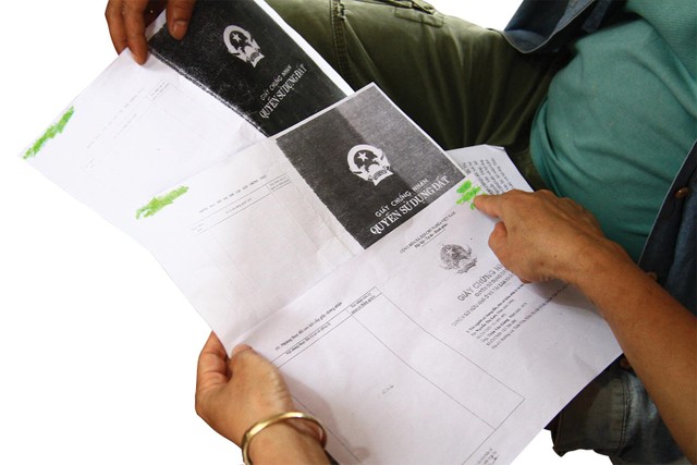 Cần lưu ý diện tích đất trên sổ đỏ với diện tích đất thực tế. Ảnh: Thành Nguyễn