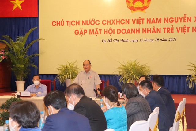 Chủ tịch nước Nguyễn Xuân Phúc phát biểu tại buổi gặp các doanh nhân trẻ Việt Nam sáng 12/10 tại Dinh Thống Nhất (Ảnh: Hồng Phúc).