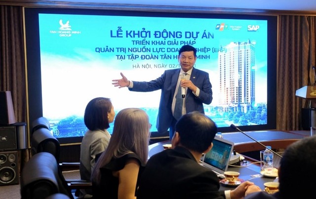 Chủ tịch Tập đoàn FPT phát biểu tại sự kiện Chủ tịch Tập đoàn FPT phát biểu tại sự kiện